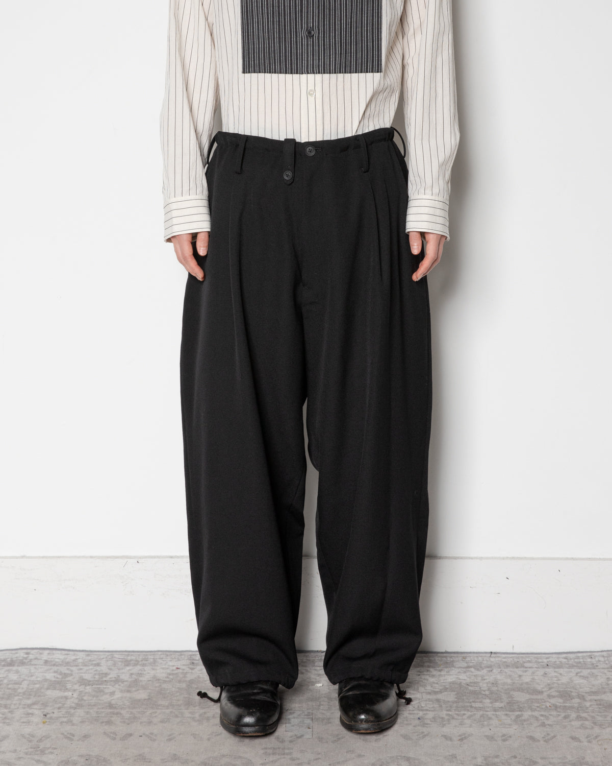 New Standard Wallet Pants in Black