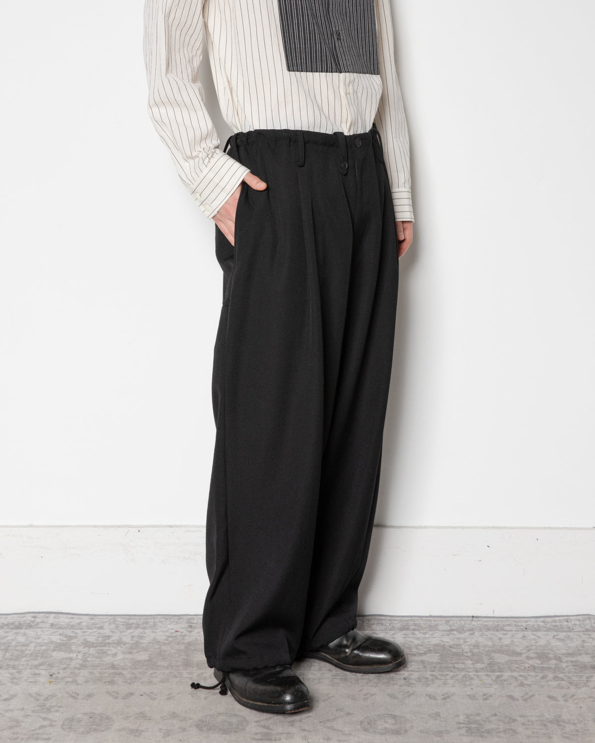New Standard Wallet Pants in Black