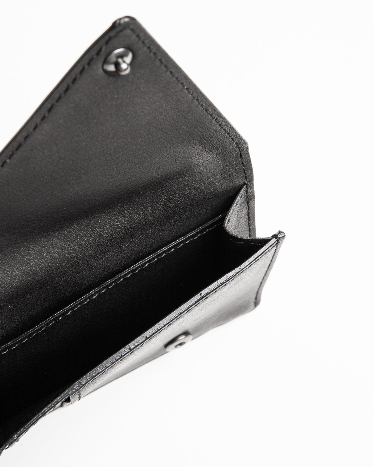 Triangle Flap Case in Black