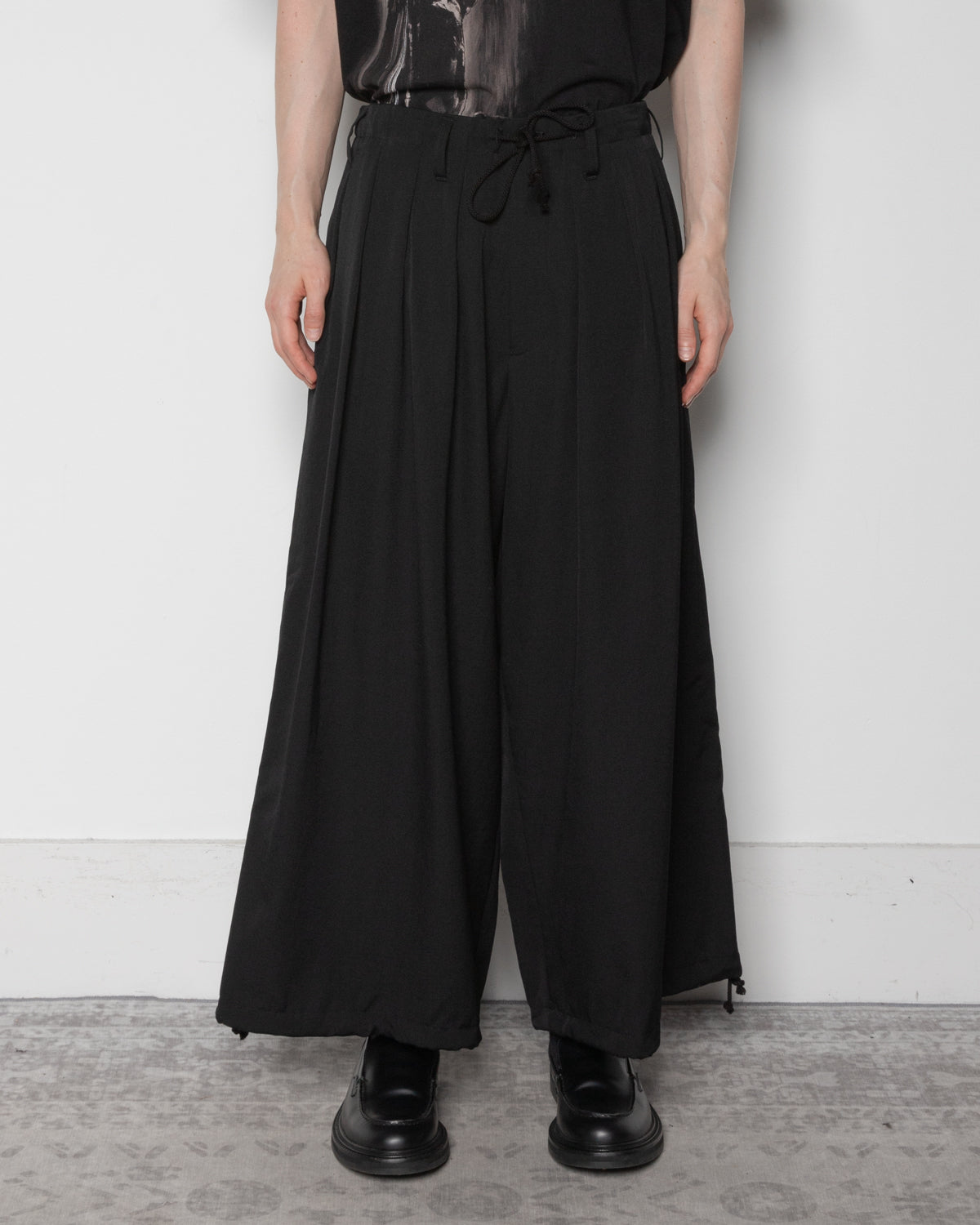 Wool Gabardine Standaed Ballon Pants in Black