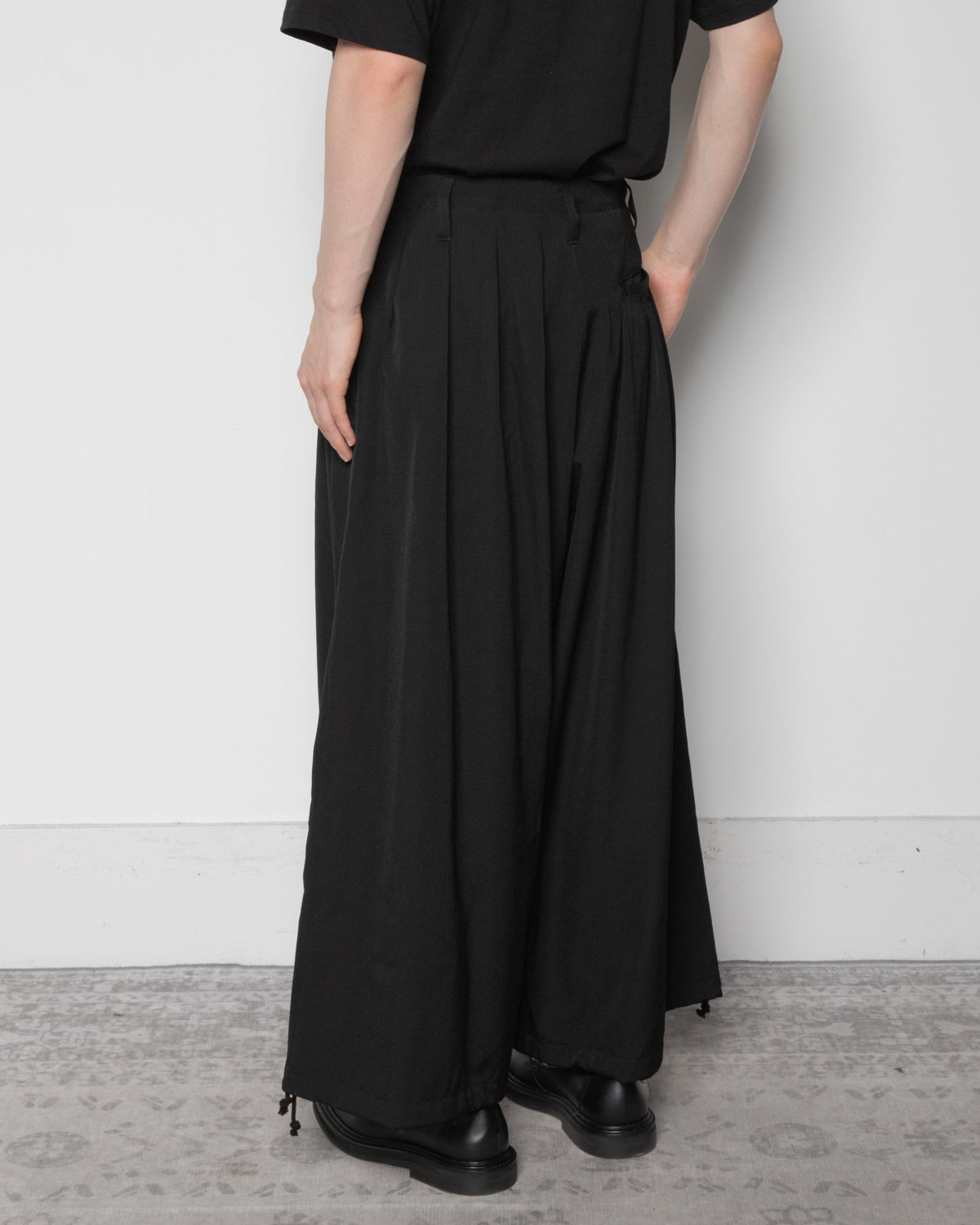 Wool Gabardine Standaed Ballon Pants in Black