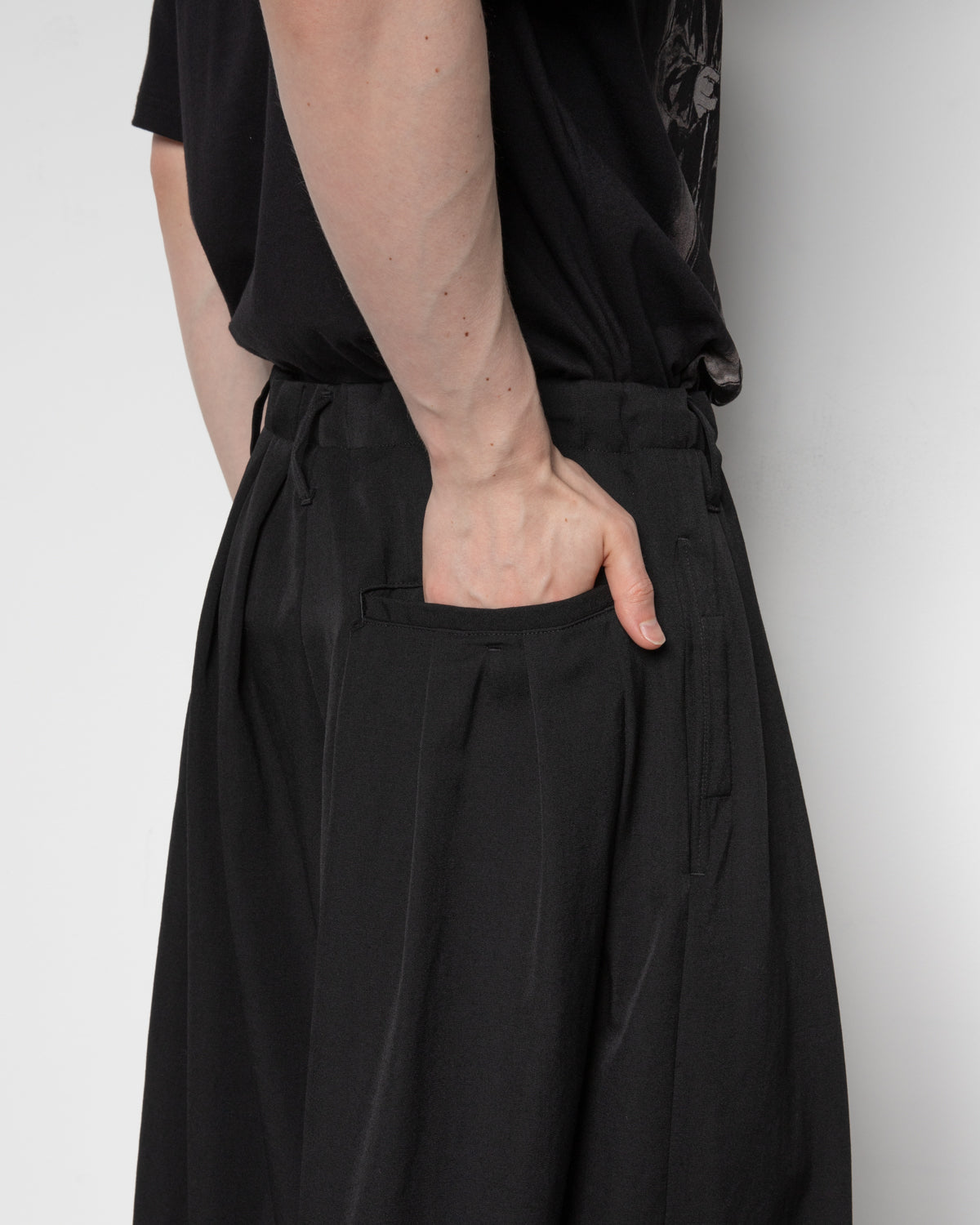 Wool Gabardine Standaed Ballon Pants in Black