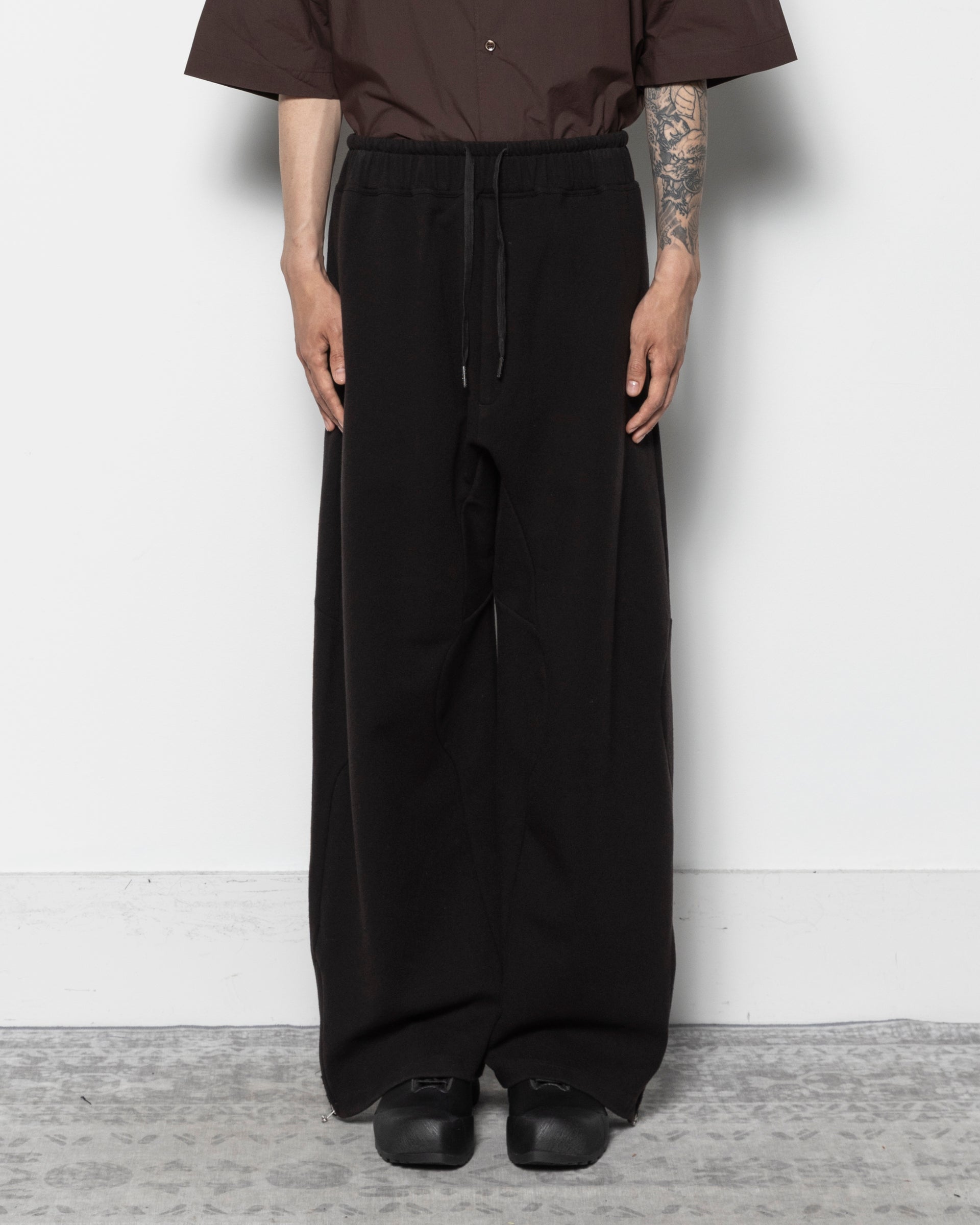 Darted Wide Leg Sweatpants in Dark Brown