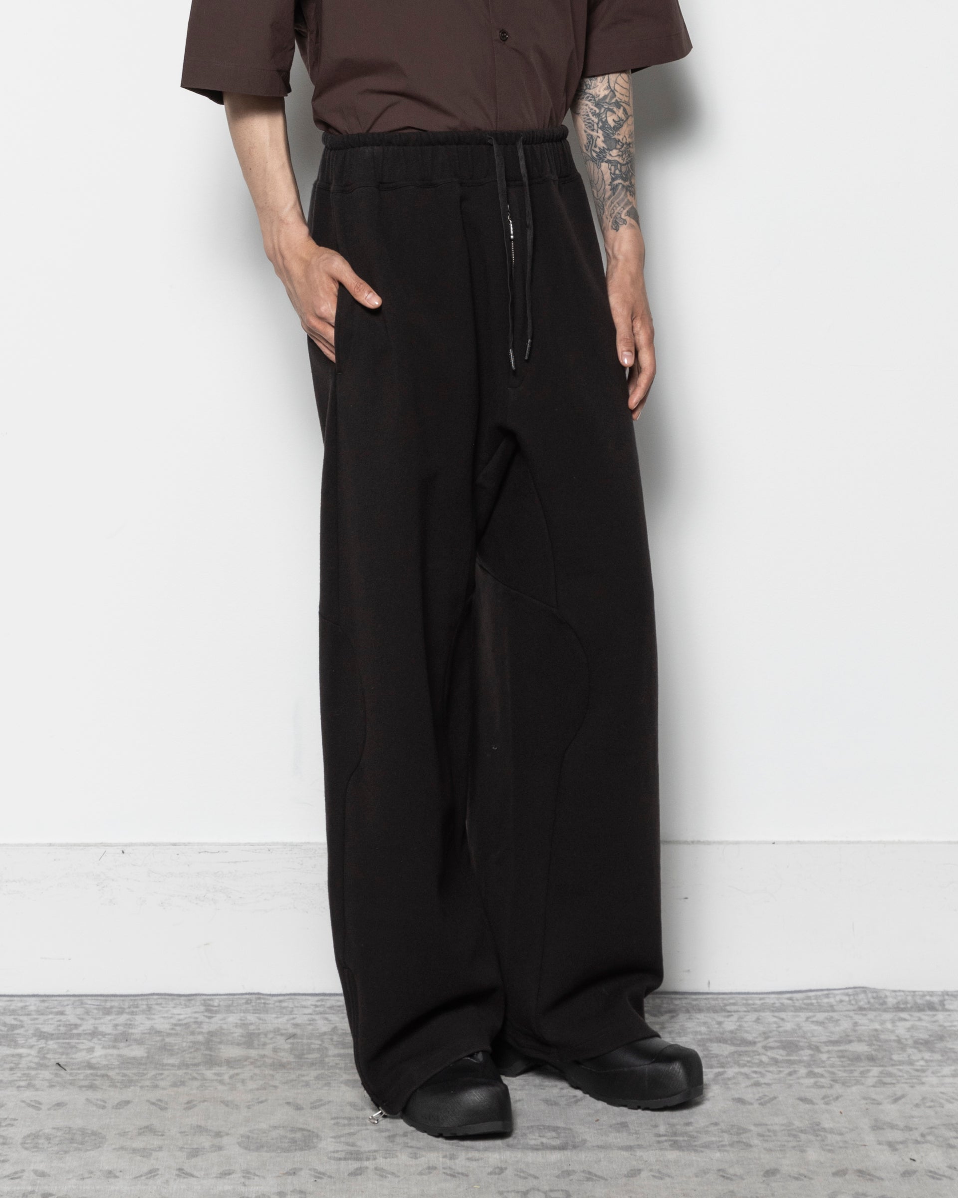 Darted Wide Leg Sweatpants in Dark Brown