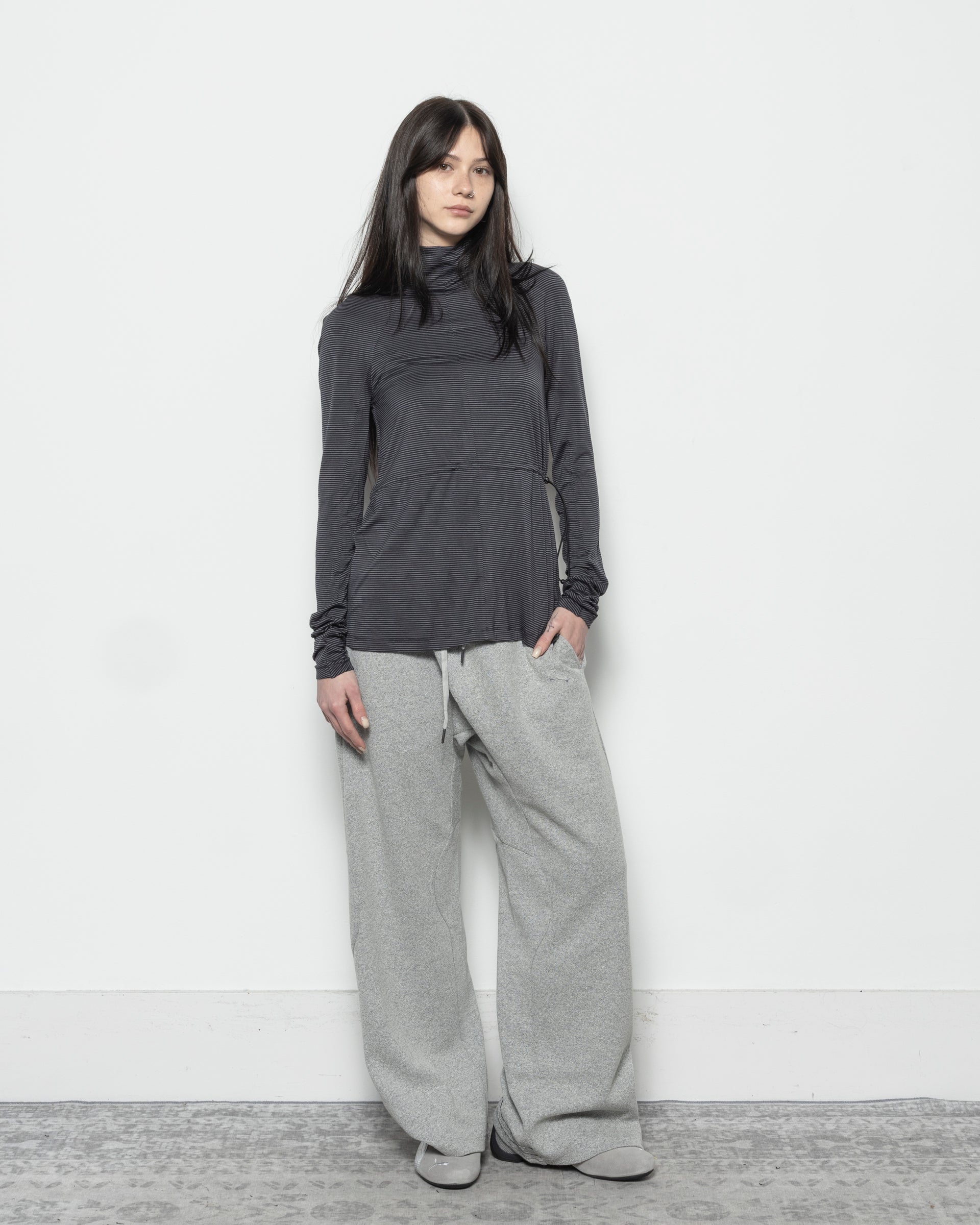 Drawstring Longsleeve in Black and Grey