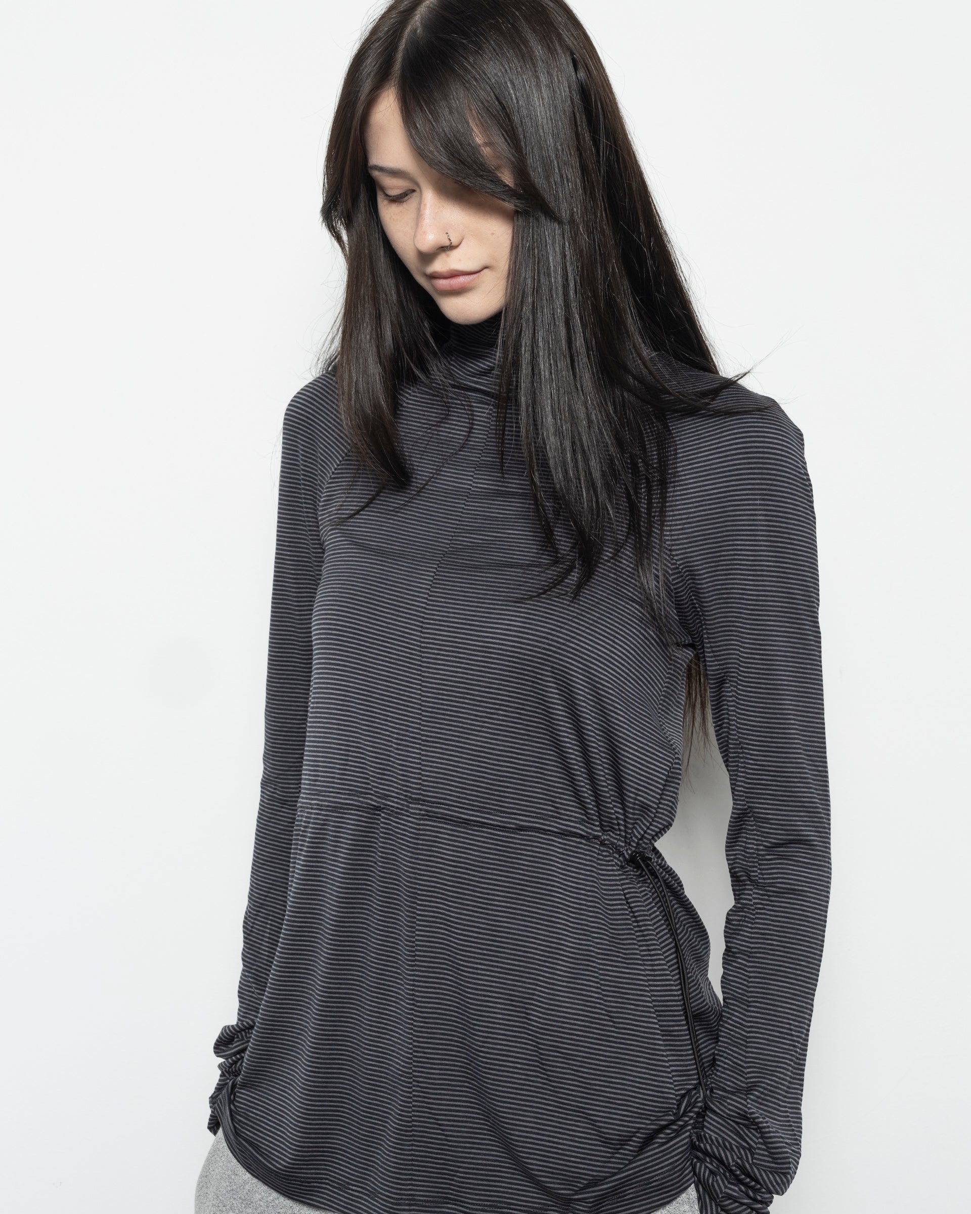 Drawstring Longsleeve in Black and Grey