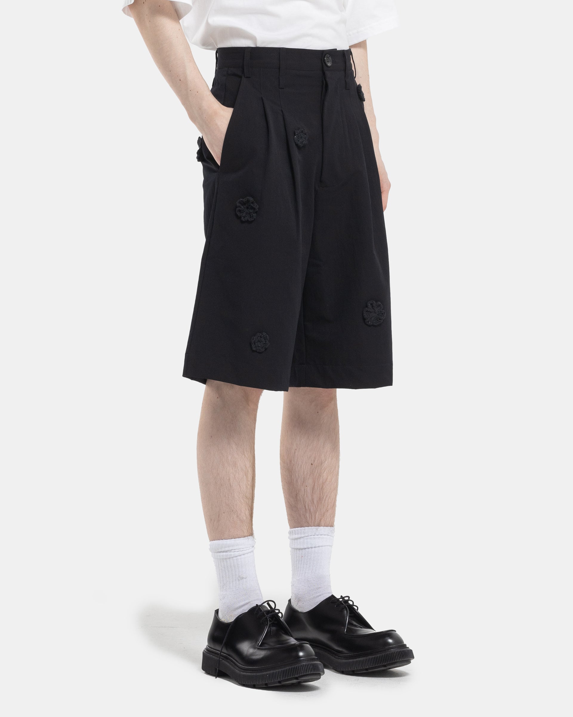 Song For The Mute Single Pleated Short in Black Side