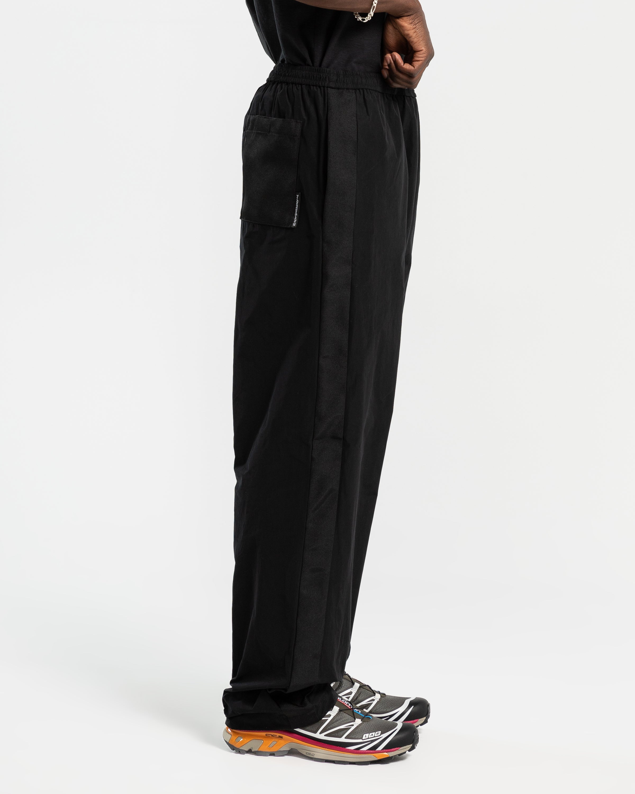 Relaxed Fit Trouser in Black