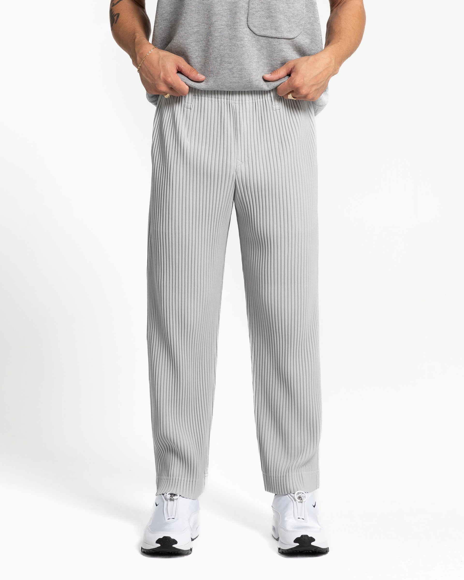 Homme Plissé Issey Miyake - Basic Pleated Trousers in Gray