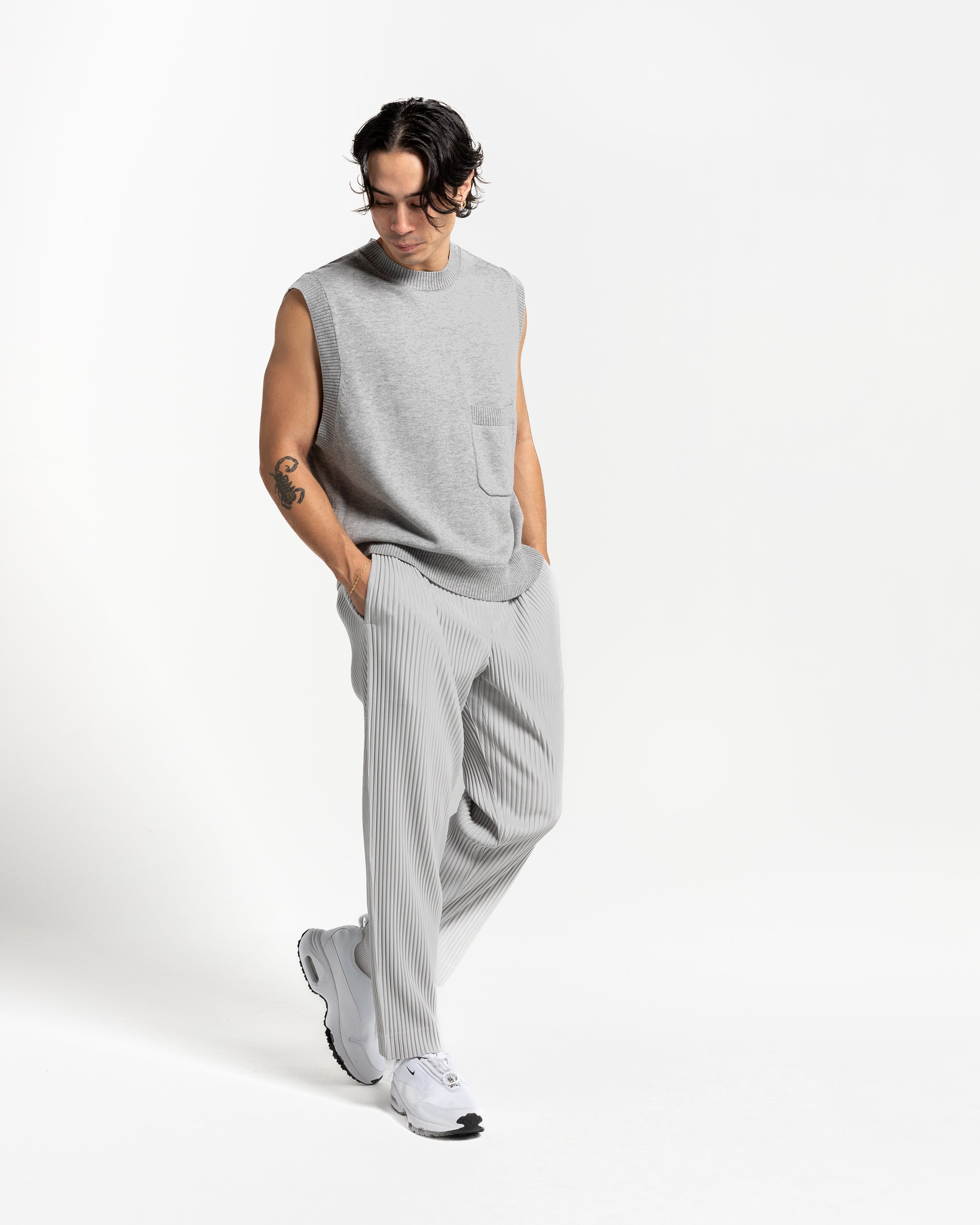 Basic Pleated Trouser in Light Grey