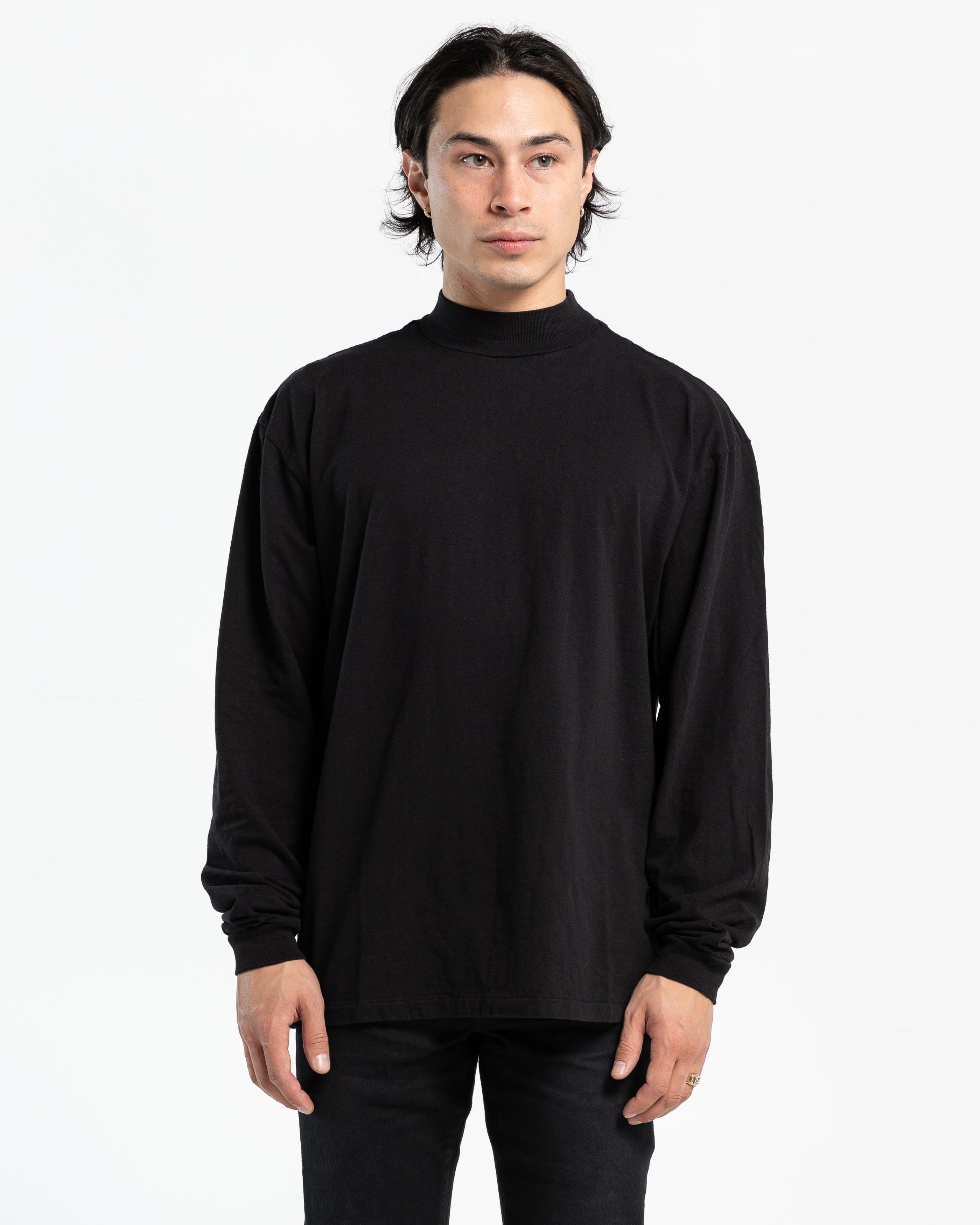 900 Longsleeve Mockneck Shirt in Black