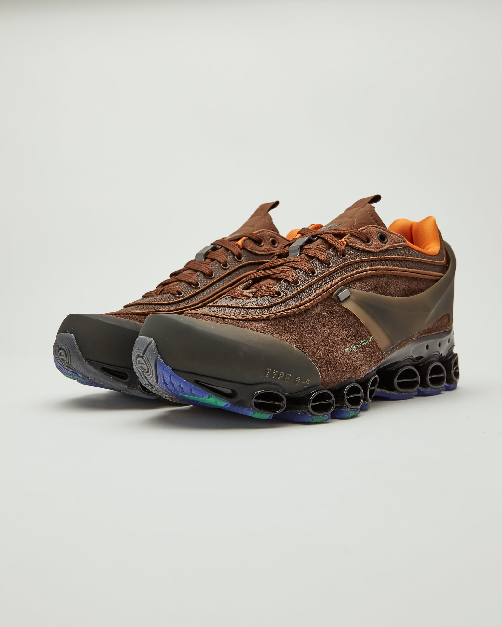 Type O-9 Sneakers in Brown/Core Black