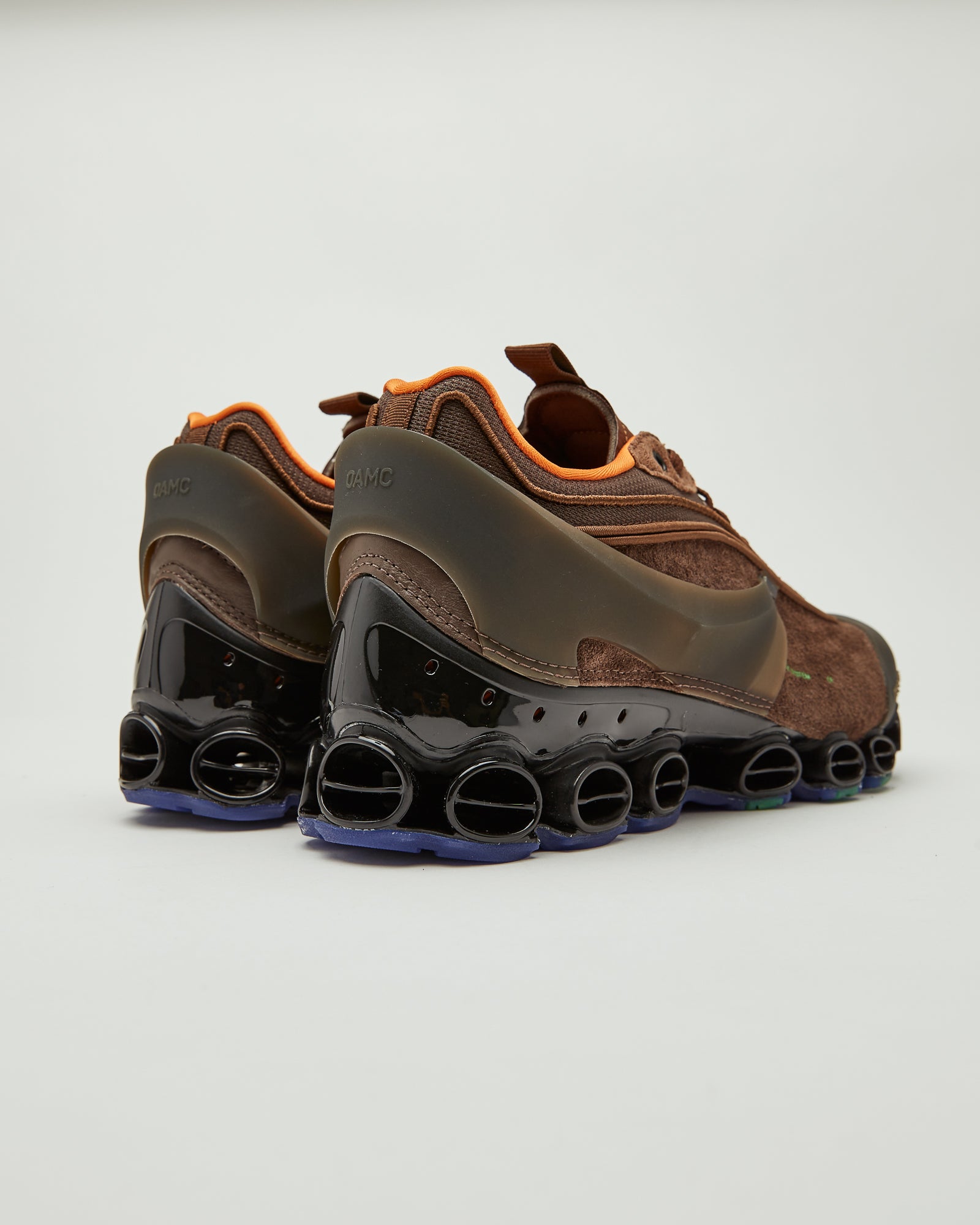 Type O-9 Sneakers in Brown/Core Black