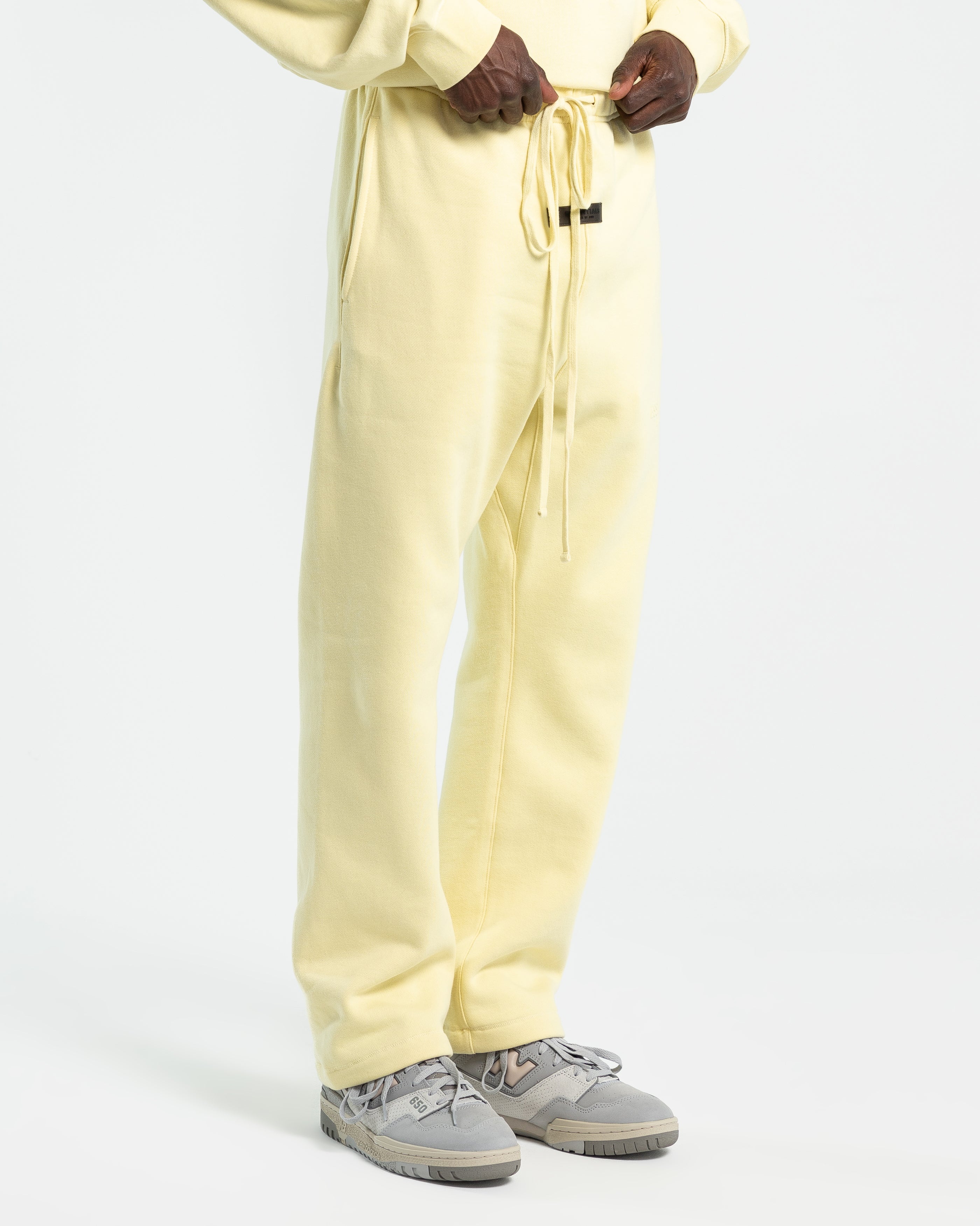 Relaxed Sweatpant in Canary