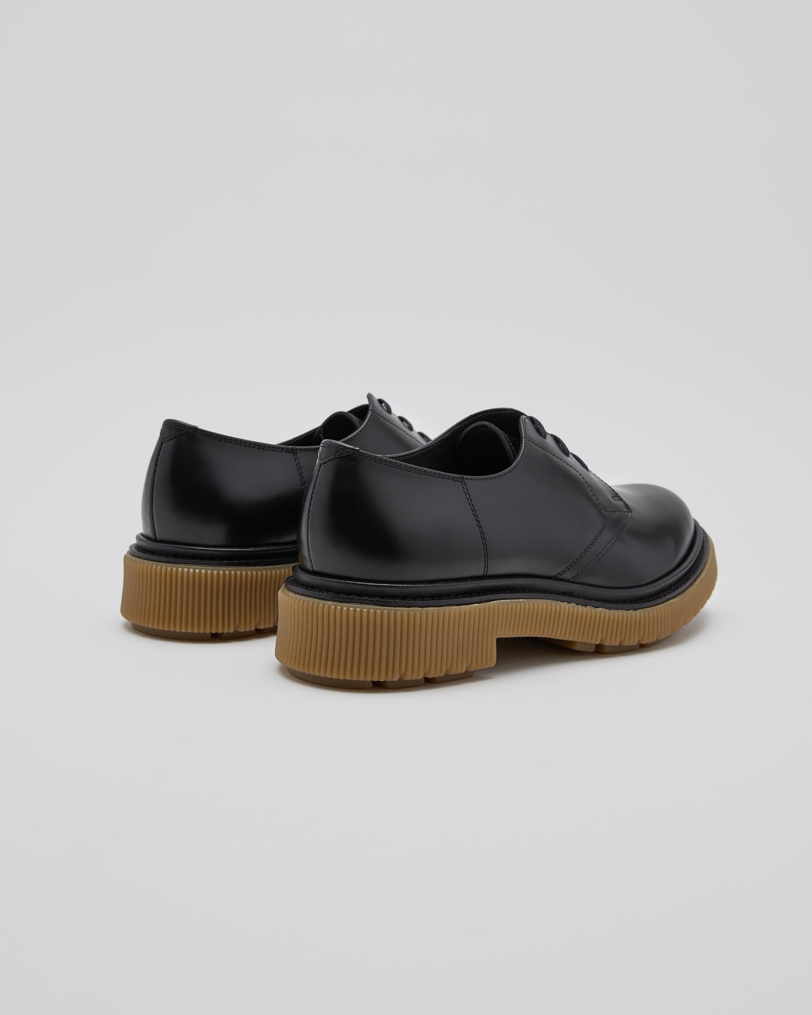 Type 132 Derby Shoe in Black/Gum